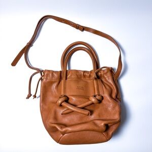 Mecha Mendez Irupe Large Tan Leather Bucket Crossbody Bag